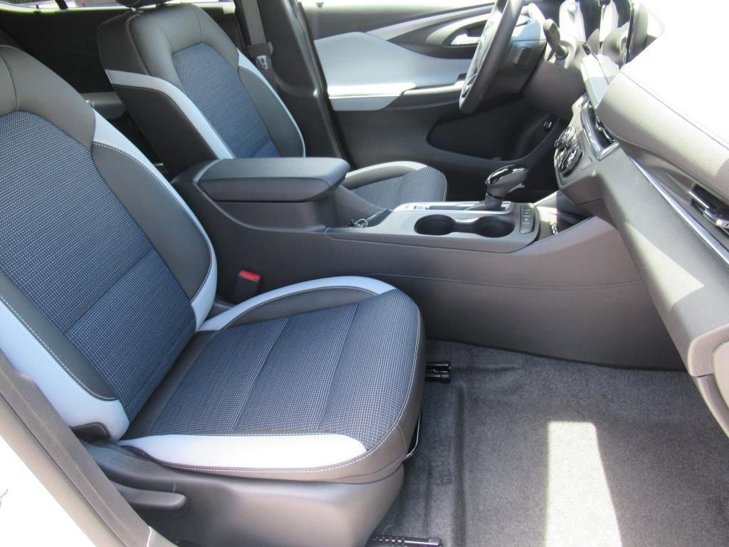 new 2025 Buick Envista car, priced at $27,380