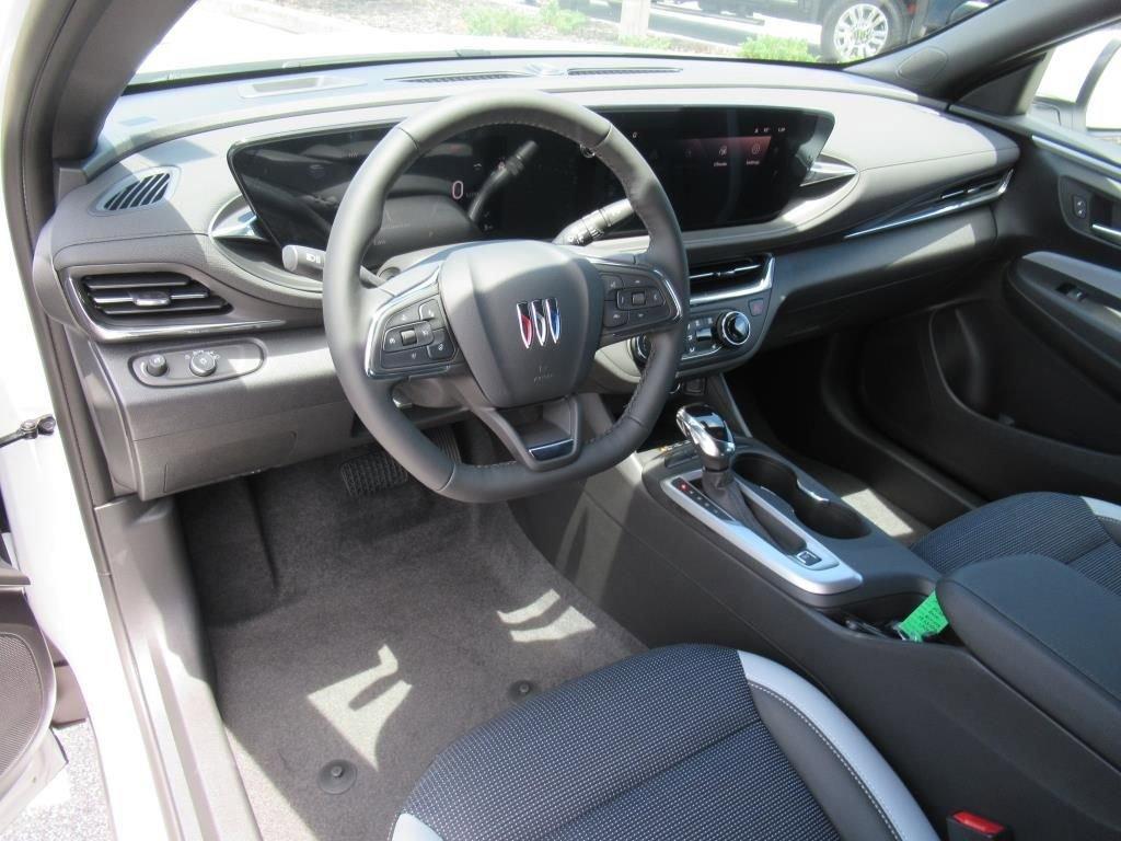 new 2025 Buick Envista car, priced at $27,380