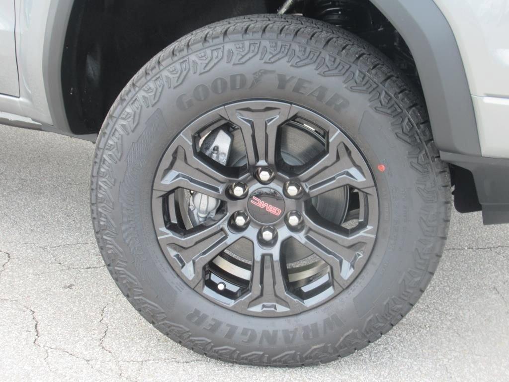 new 2025 GMC Canyon car, priced at $43,945