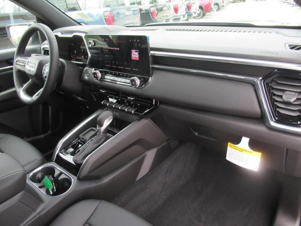 new 2025 GMC Canyon car, priced at $43,945