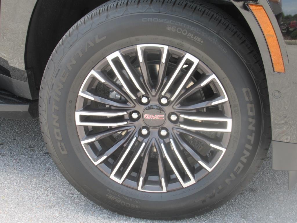 used 2025 GMC Yukon car, priced at $71,995
