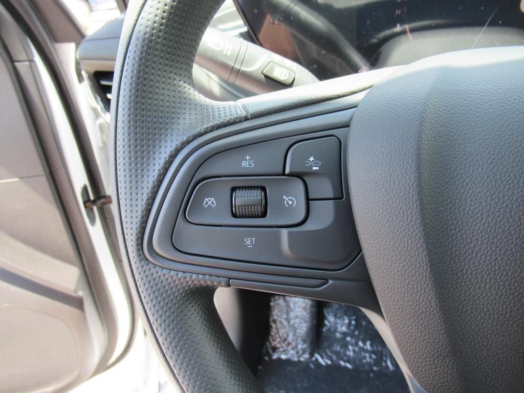 new 2025 Buick Envista car, priced at $25,790