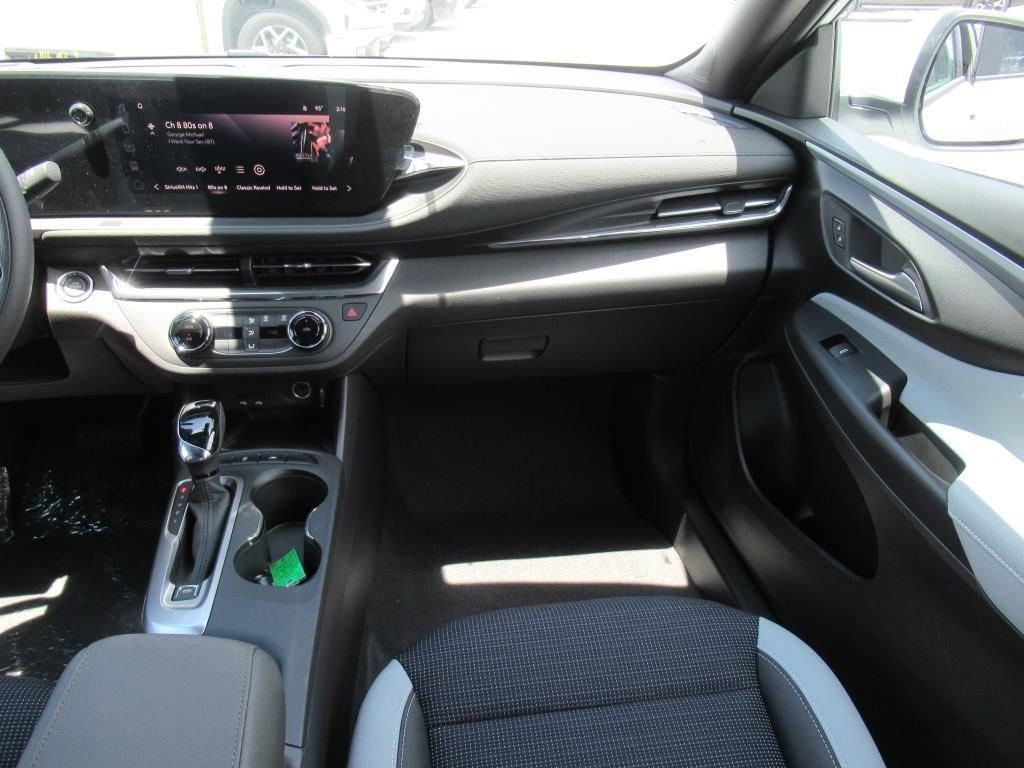 new 2025 Buick Envista car, priced at $25,790