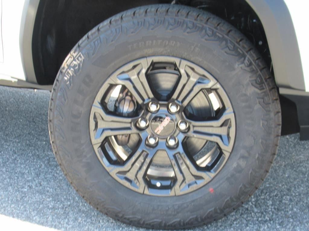 new 2025 GMC Canyon car, priced at $42,080