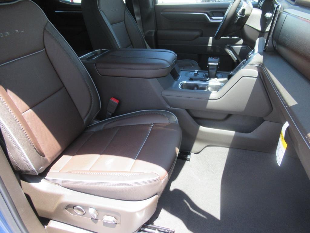 new 2025 GMC Sierra 1500 car, priced at $71,705