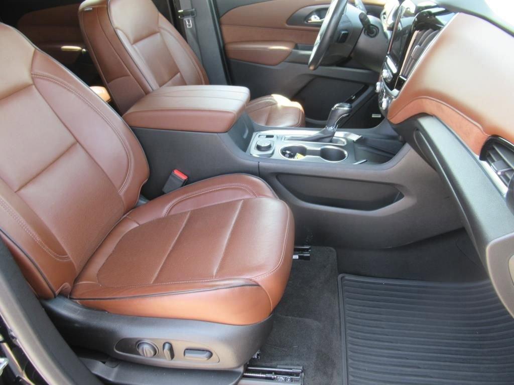 used 2019 Chevrolet Traverse car, priced at $27,070