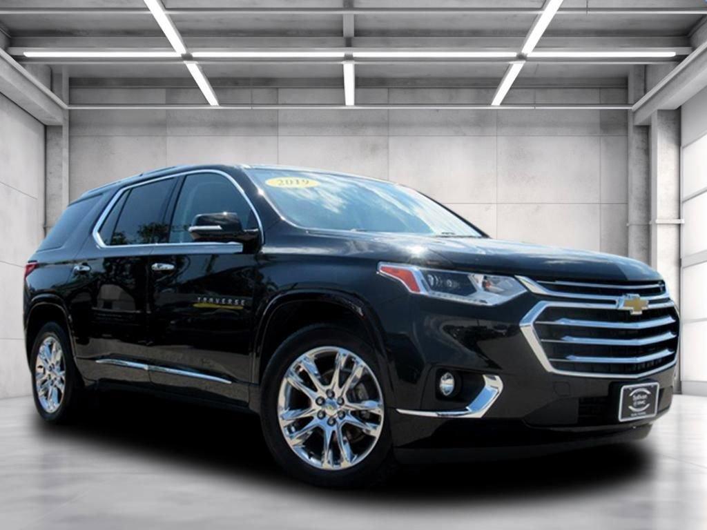 used 2019 Chevrolet Traverse car, priced at $27,070