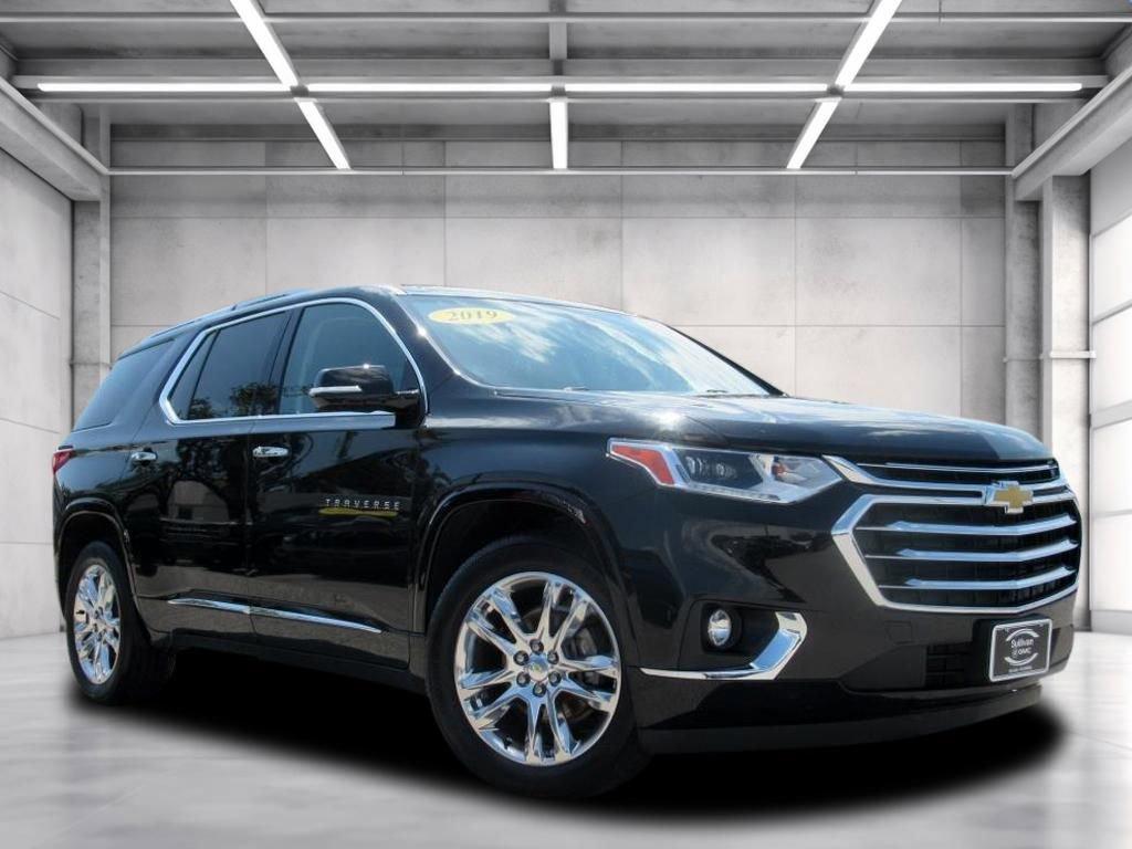 used 2019 Chevrolet Traverse car, priced at $27,070
