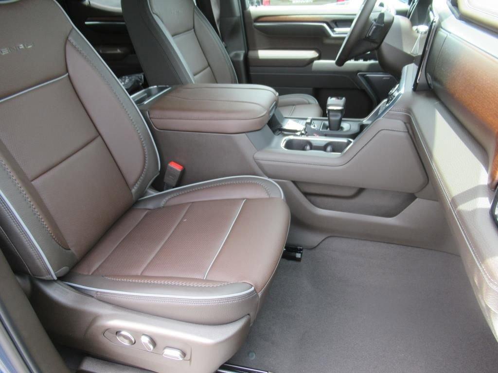new 2025 GMC Sierra 1500 car, priced at $71,705