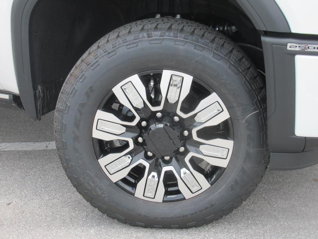 new 2025 GMC Sierra 2500 car, priced at $89,400