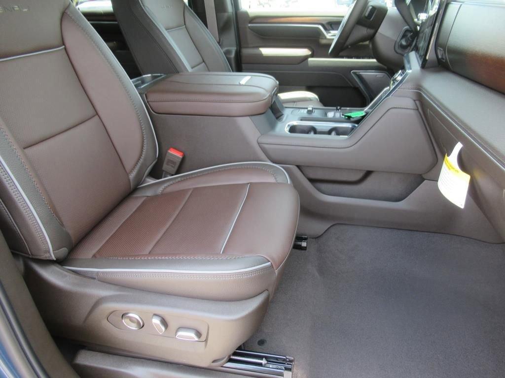 new 2025 GMC Sierra 2500 car, priced at $84,124