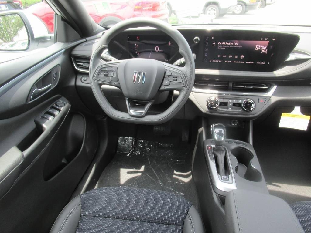 new 2025 Buick Envista car, priced at $25,195