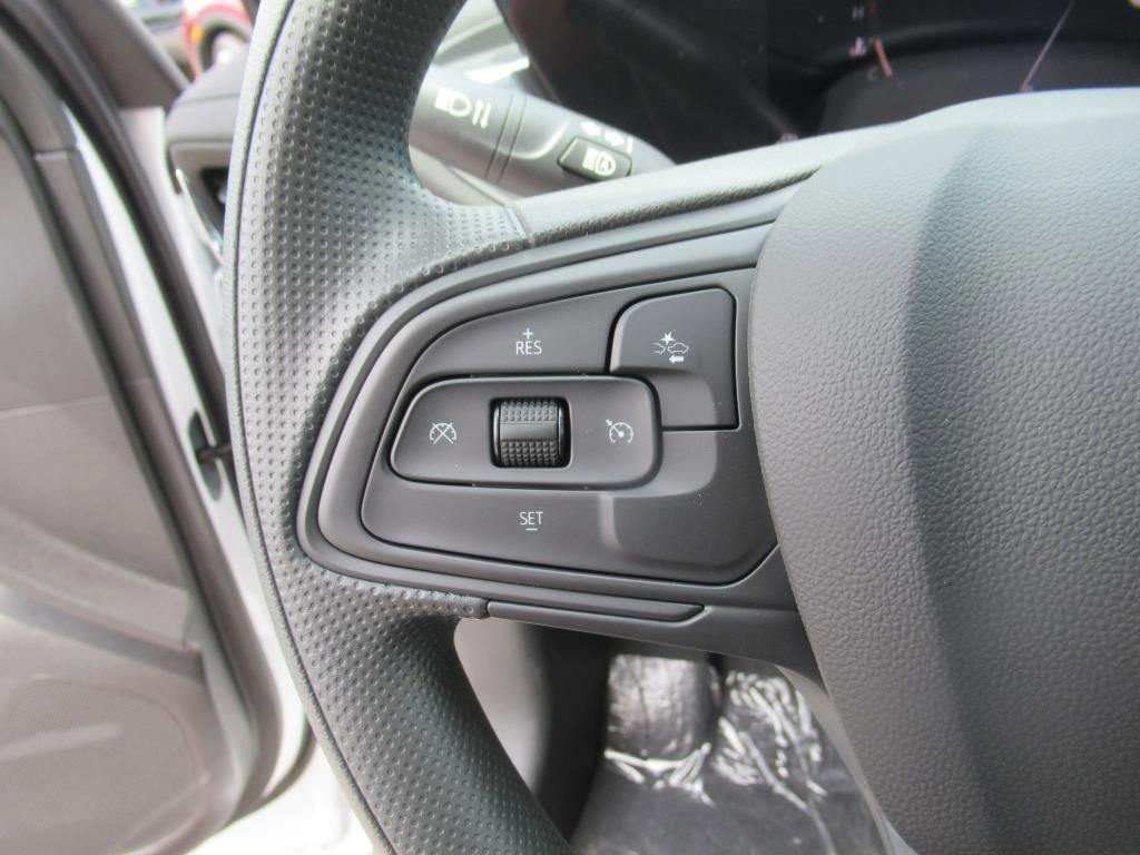 new 2025 Buick Envista car, priced at $25,195