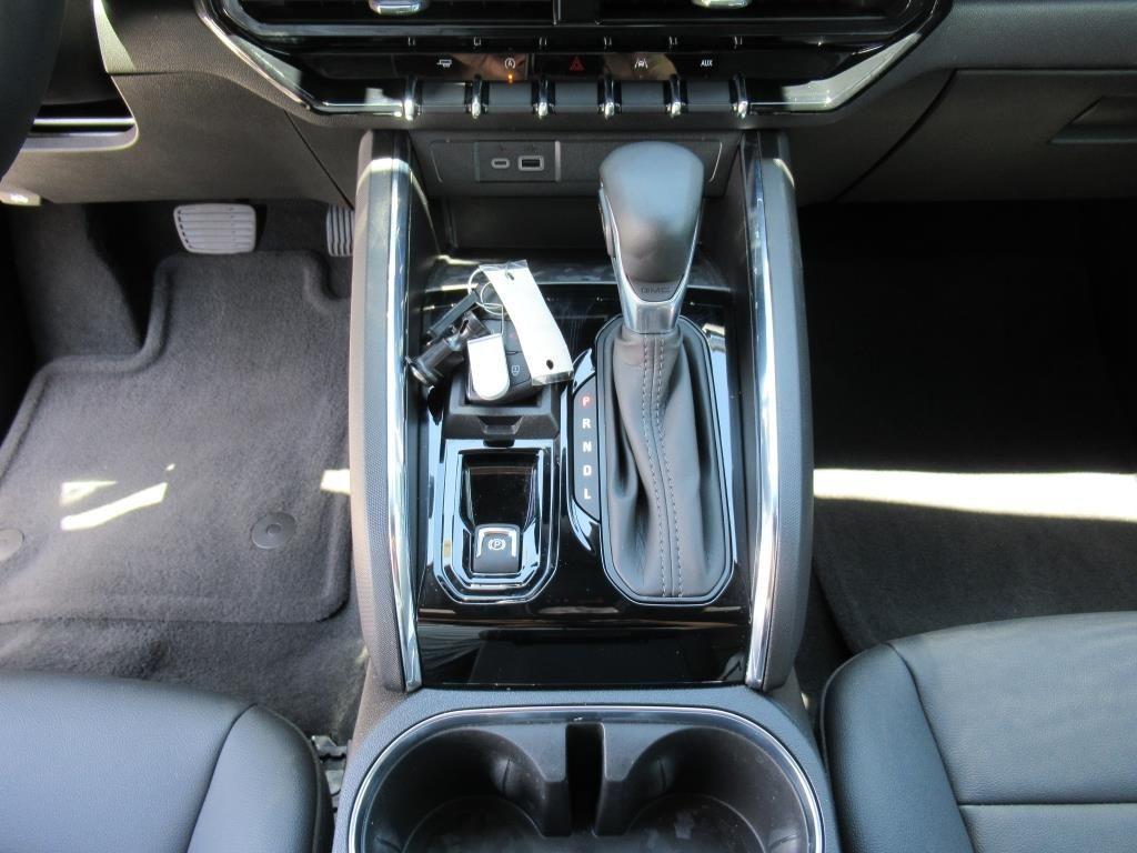 used 2024 GMC Canyon car, priced at $37,416