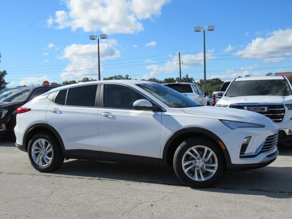 new 2025 Buick Envista car, priced at $24,945