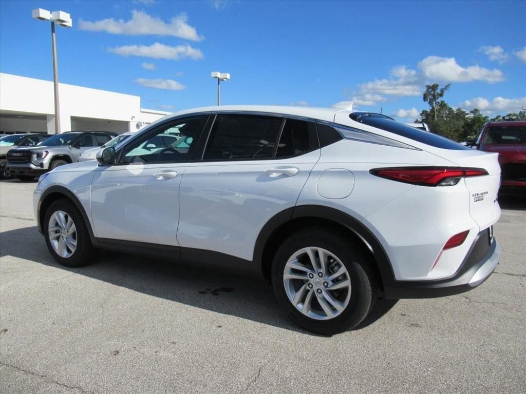 new 2025 Buick Envista car, priced at $24,945