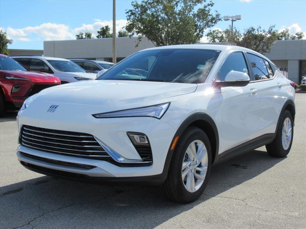 new 2025 Buick Envista car, priced at $24,945