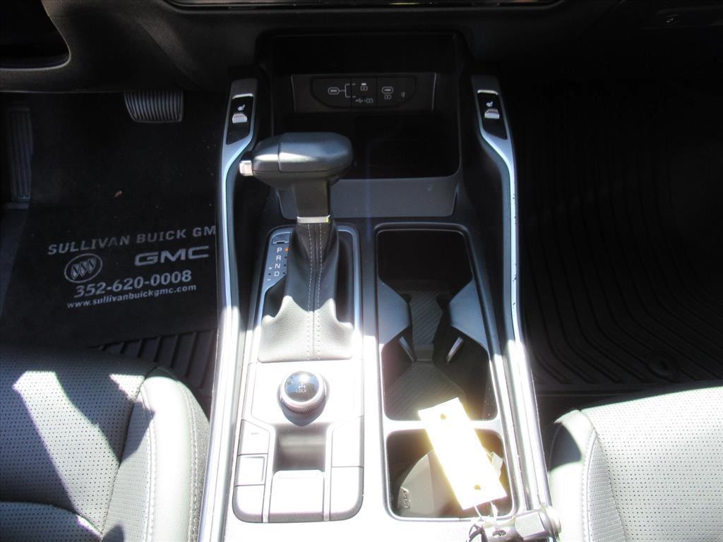 used 2024 Kia Sorento car, priced at $33,651