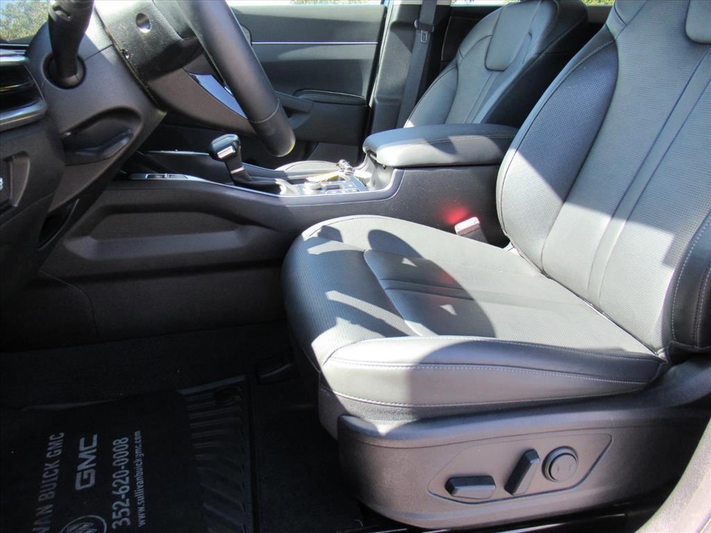 used 2024 Kia Sorento car, priced at $33,651