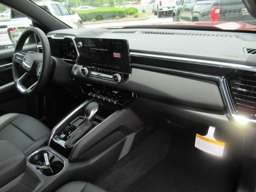 new 2025 GMC Canyon car, priced at $44,095