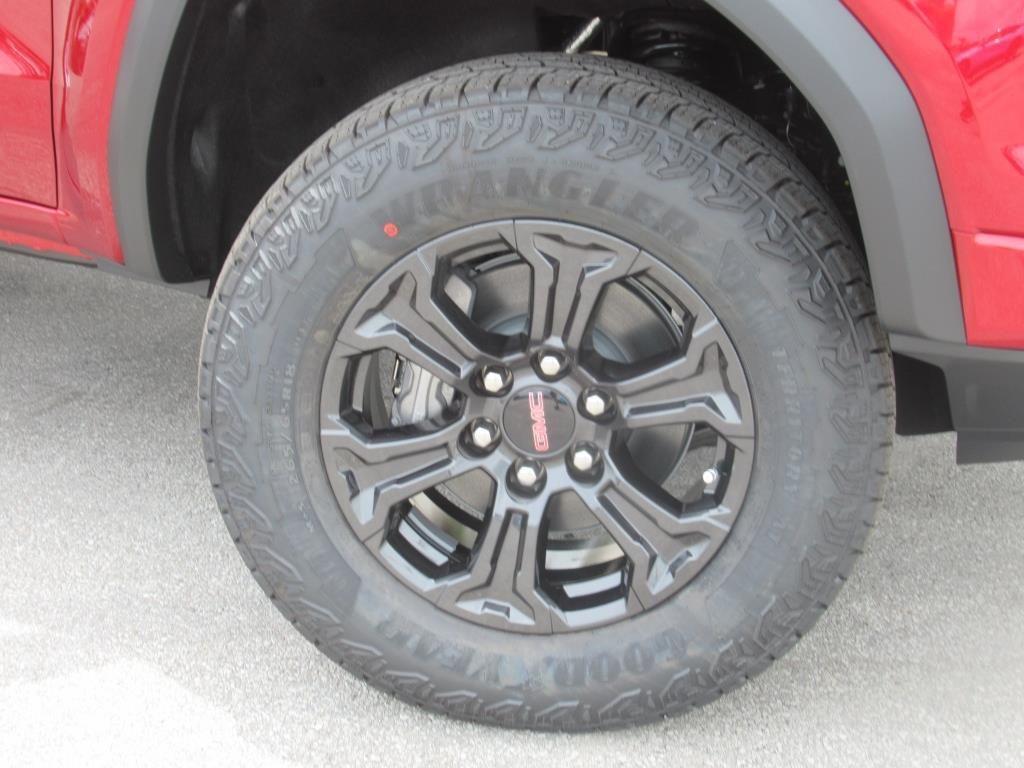 new 2025 GMC Canyon car, priced at $44,095