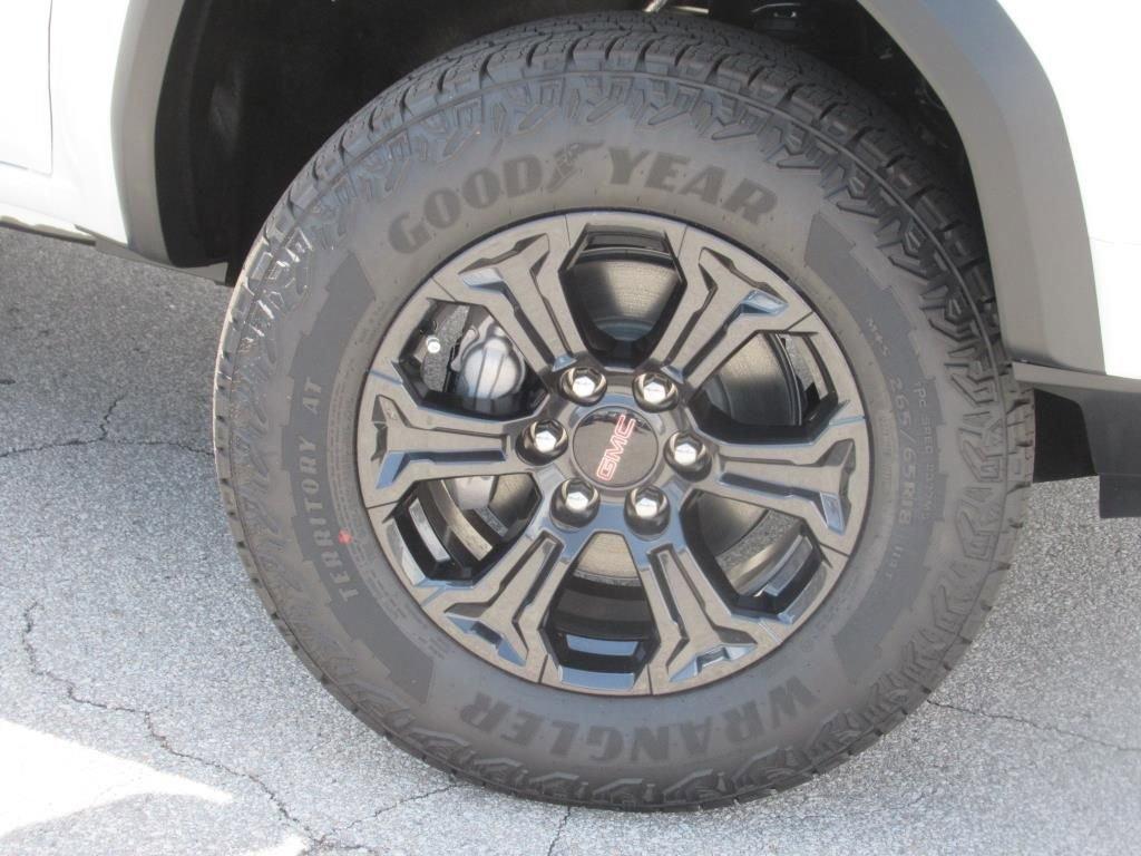 new 2025 GMC Canyon car, priced at $43,450