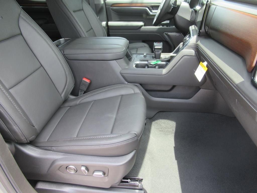 new 2025 GMC Sierra 1500 car, priced at $71,705