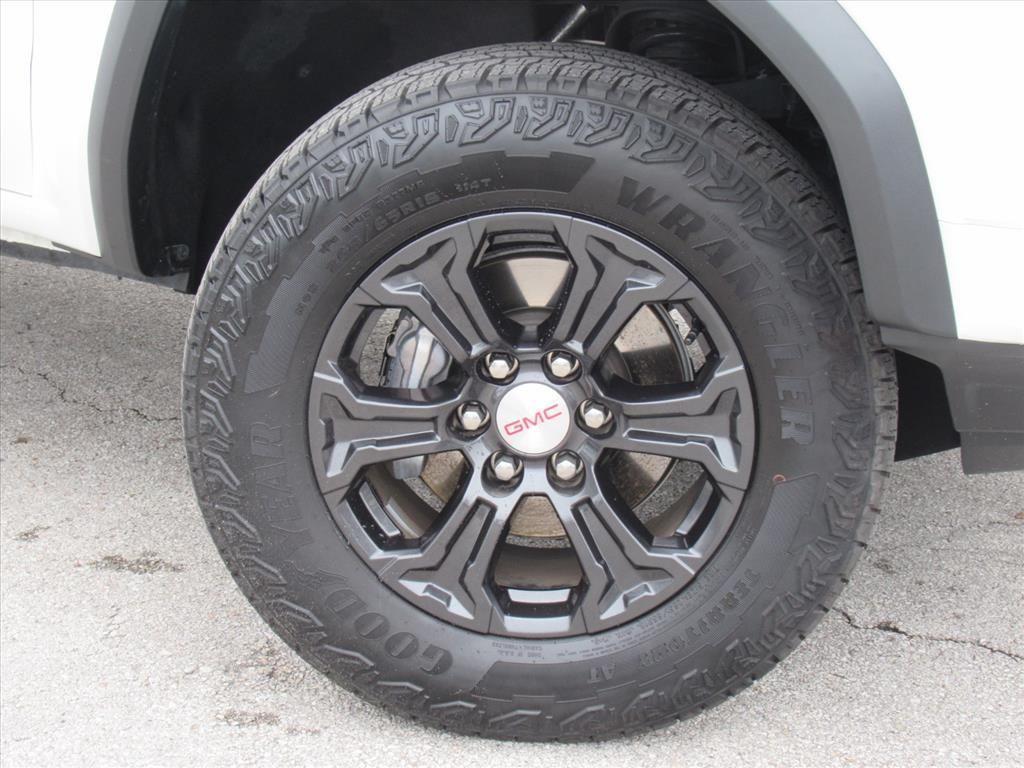 used 2024 GMC Canyon car, priced at $36,380