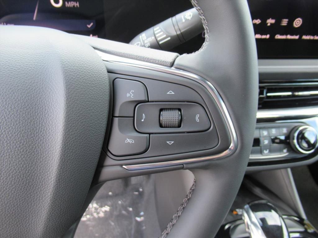 new 2025 Buick Envista car, priced at $29,025
