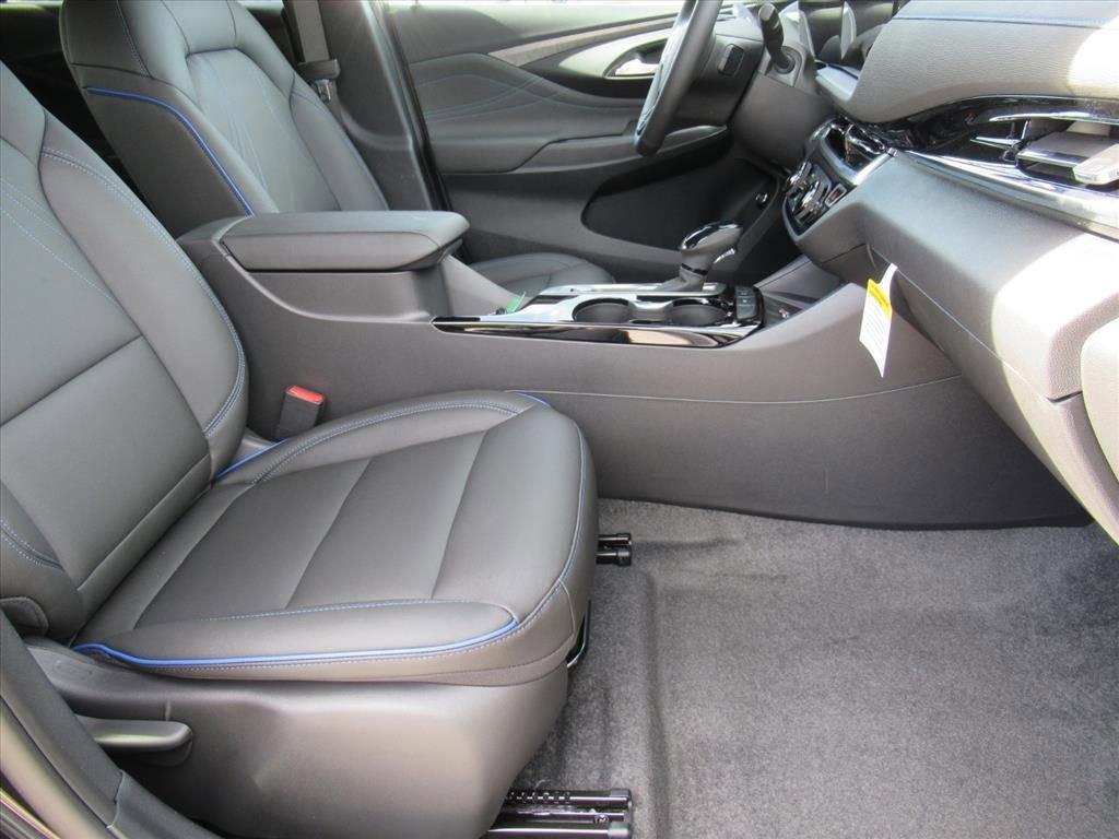 new 2025 Buick Envista car, priced at $29,025