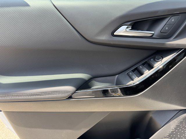 new 2026 Chevrolet Equinox car, priced at $27,601