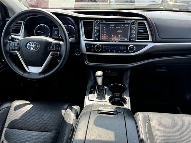 used 2019 Toyota Highlander car, priced at $31,391