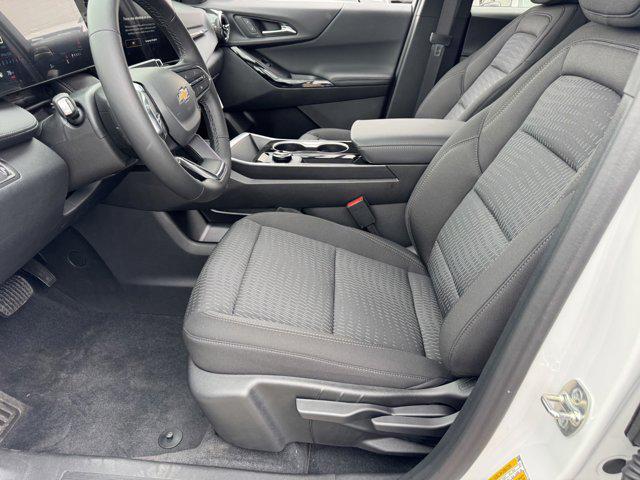new 2026 Chevrolet Equinox car, priced at $27,601