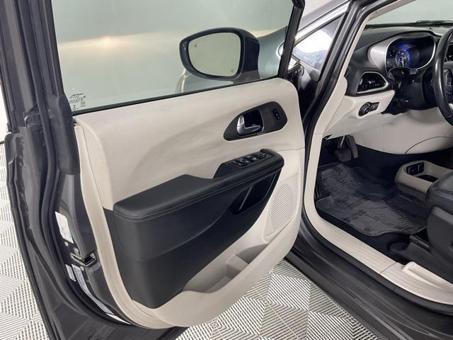 used 2020 Chrysler Pacifica car, priced at $14,994