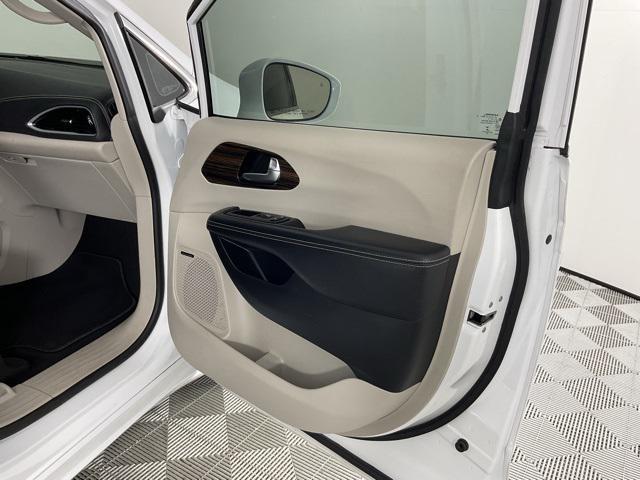 used 2022 Chrysler Pacifica car, priced at $21,500