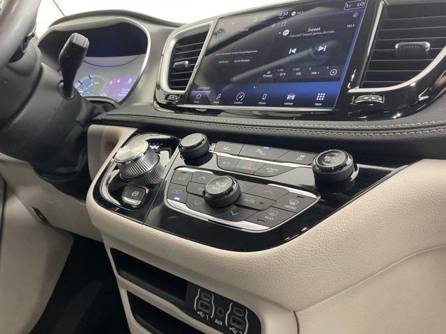 used 2023 Chrysler Pacifica Hybrid car, priced at $22,604