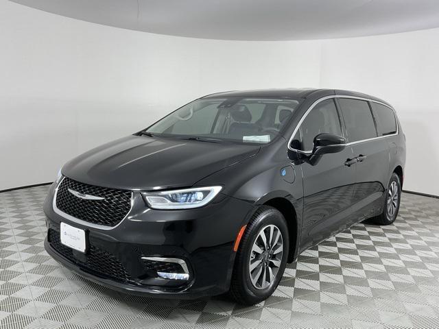 used 2023 Chrysler Pacifica Hybrid car, priced at $22,604