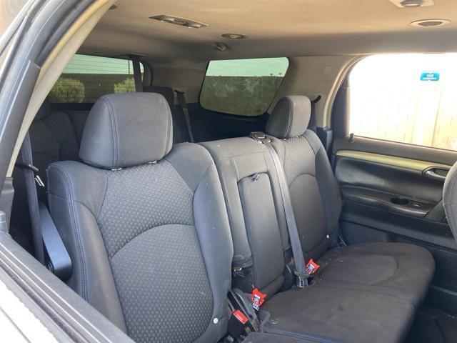 used 2009 Saturn Outlook car, priced at $2,500