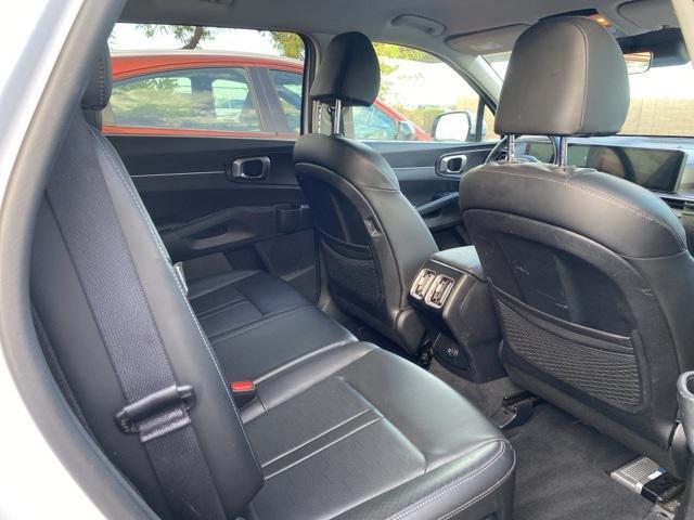 used 2024 Kia Sorento car, priced at $25,879