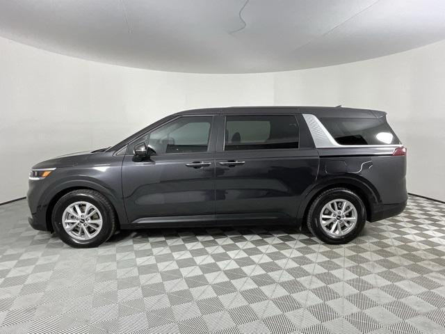 used 2024 Kia Carnival car, priced at $30,998