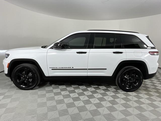 used 2024 Jeep Grand Cherokee car, priced at $32,917