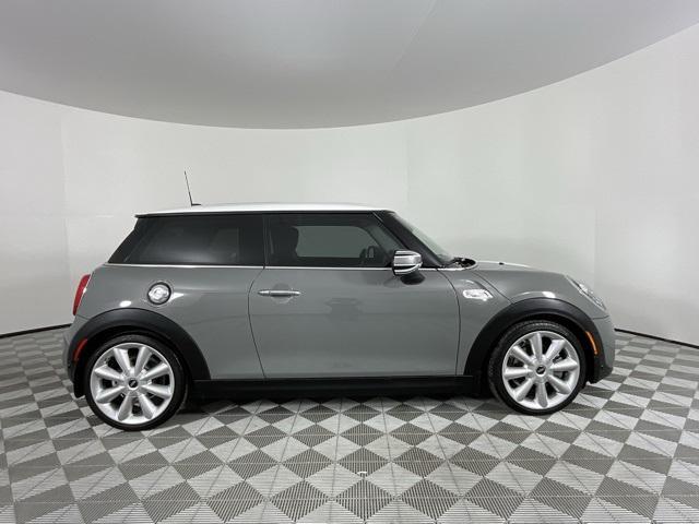 used 2021 MINI Hardtop car, priced at $21,999