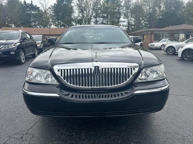 used 2008 Lincoln Town Car car, priced at $12,900