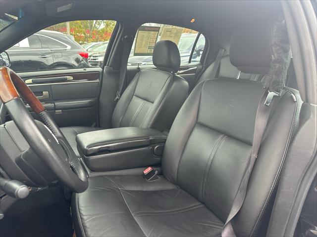 used 2008 Lincoln Town Car car, priced at $12,900