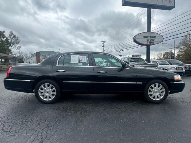 used 2008 Lincoln Town Car car, priced at $12,900