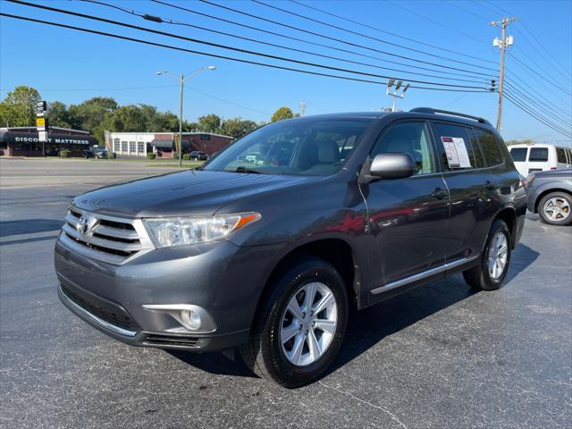 used 2013 Toyota Highlander car, priced at $15,995