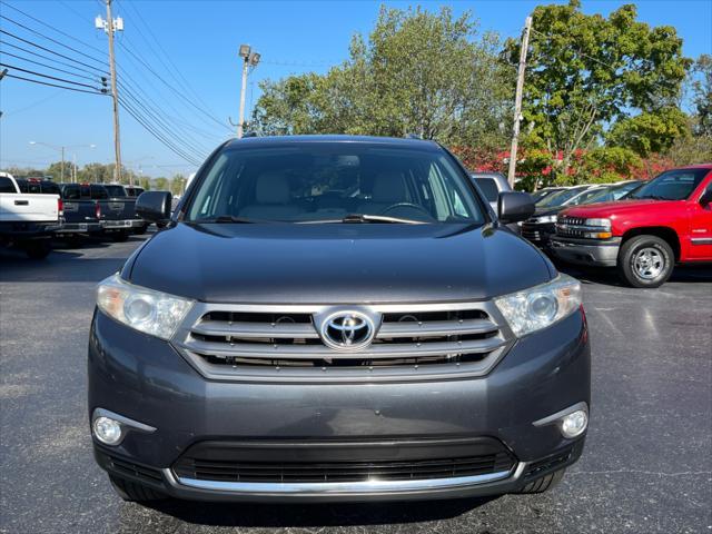 used 2013 Toyota Highlander car, priced at $15,995