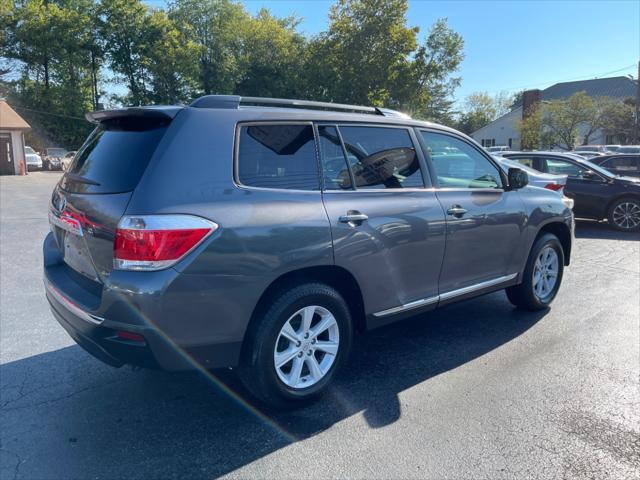 used 2013 Toyota Highlander car, priced at $15,995