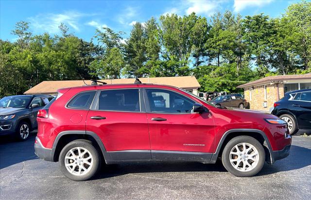 used 2015 Jeep Cherokee car, priced at $12,580