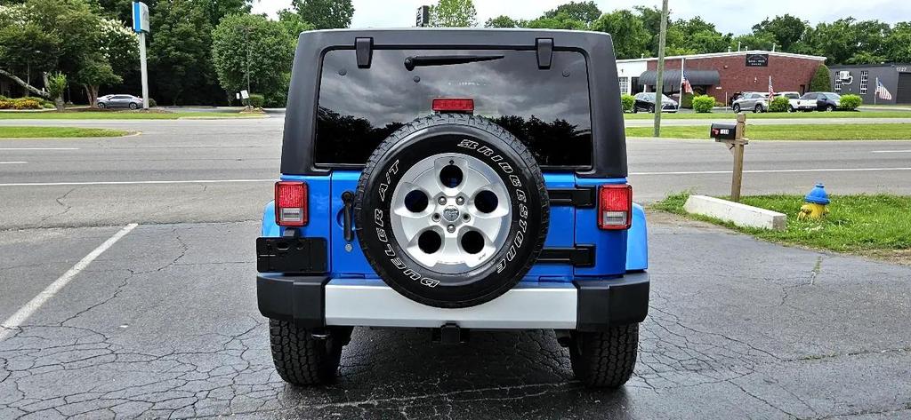 used 2015 Jeep Wrangler Unlimited car, priced at $18,700